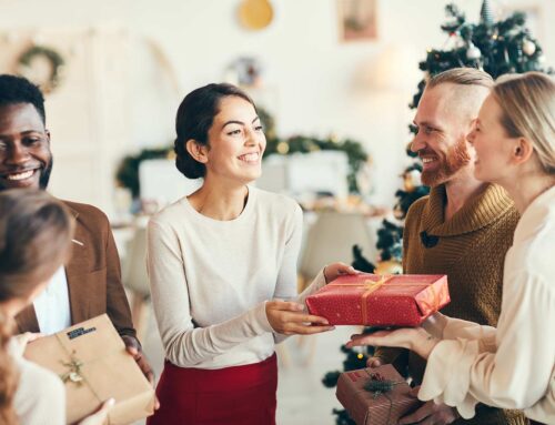 8 Ways to Manage Sibling Wealth Disparity this Holiday Season